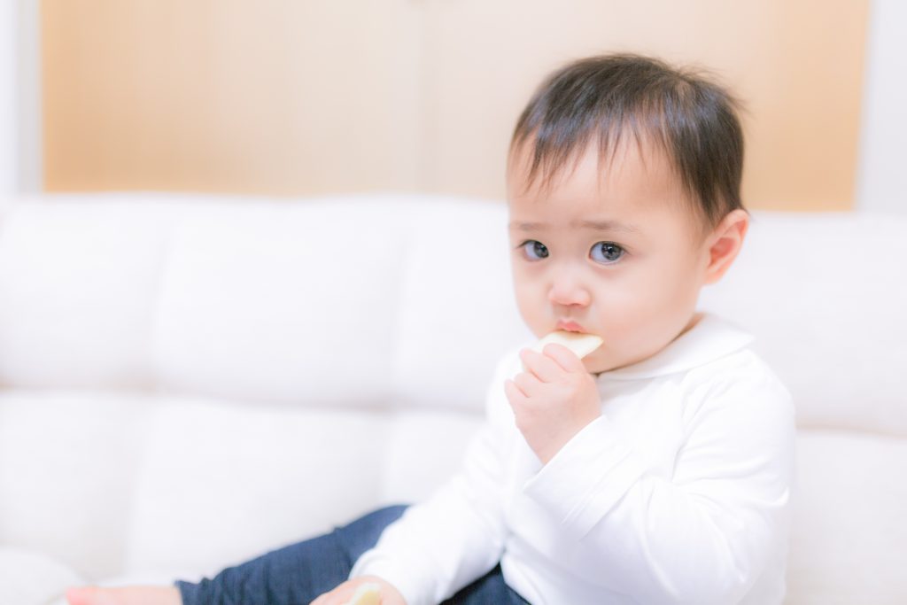 みんなと同じおやつが食べられない│今のうちに食物アレルギーを治そう